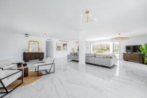 Porcelanato e cerâmica lado a lado em ambiente de obra — Concrenorte, Araguaína